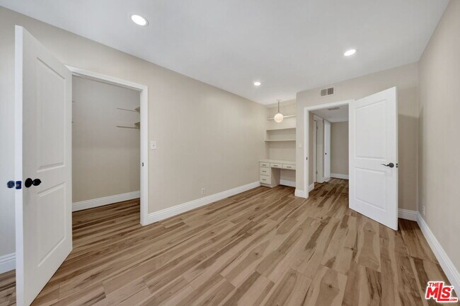 Building Photo - 16608 Park Ln Cir