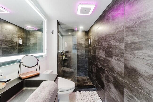 Building Photo - 800 E Camino Real