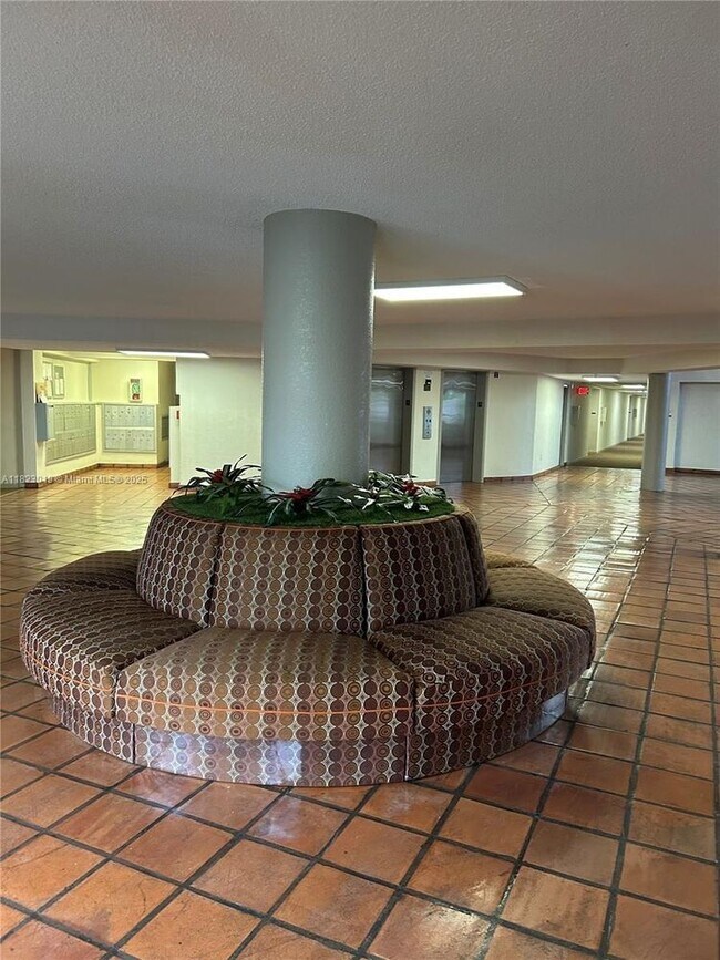 Building Photo - 5900 SW 127th Ave