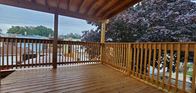 Building Photo - 4139 W Fletcher St