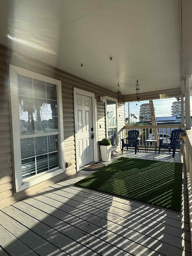 Building Photo - 101 E Capricorn Dr