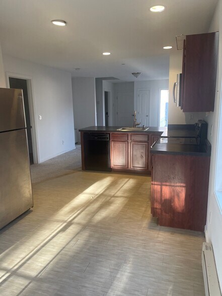 Building Photo - 88 Trinity Cir