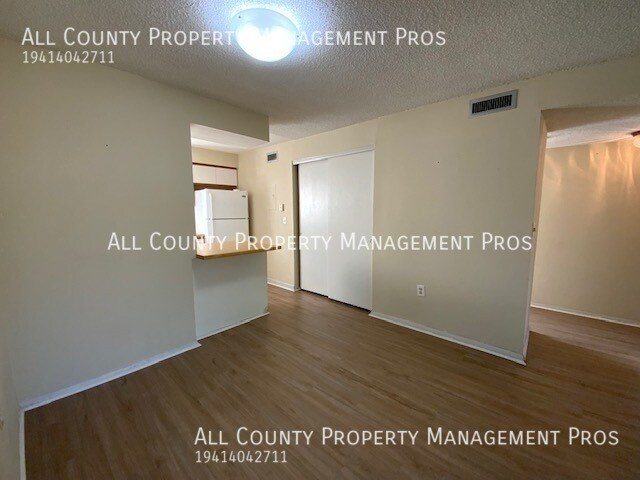 Building Photo - 2605 Pine Lake Terrace
