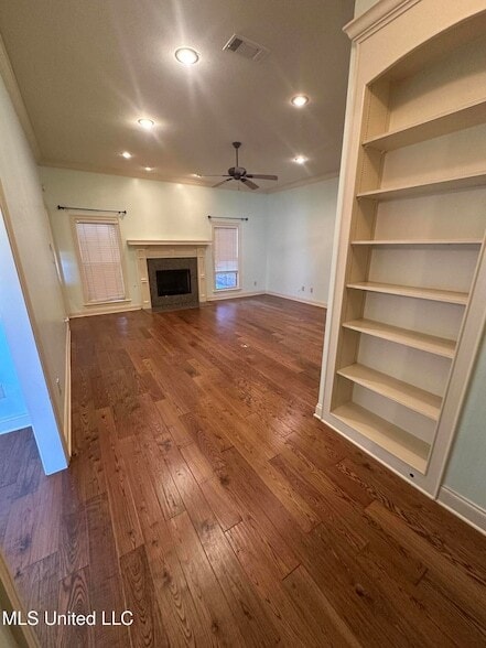 Building Photo - 101 Cedar Green Cove