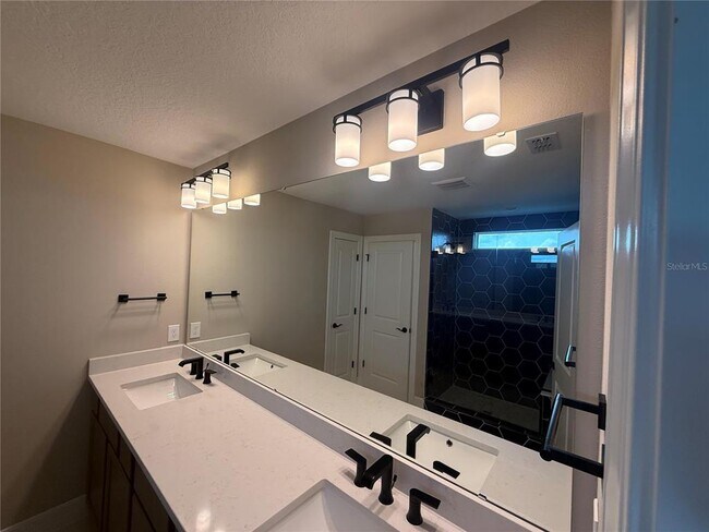 Building Photo - 455 Winter Grv Blvd