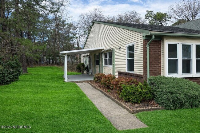 Building Photo - 8A Canton Dr