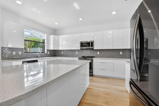 Building Photo - 7176 Sandgrace Ln