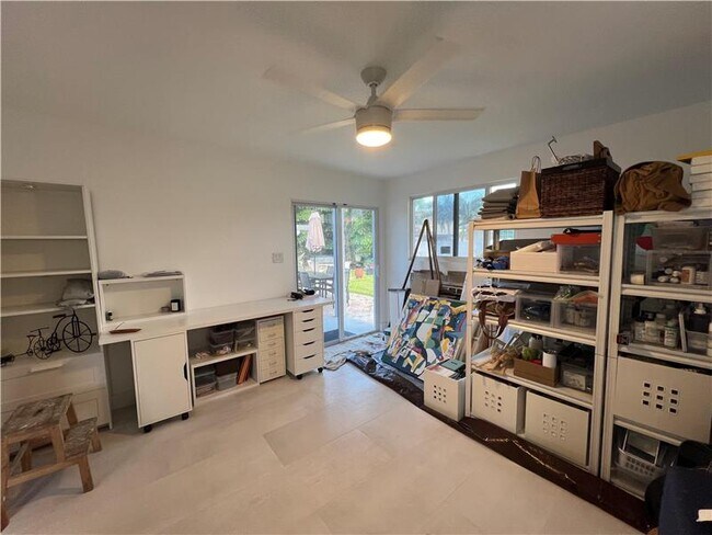 Building Photo - 1433 SE 5th Ct