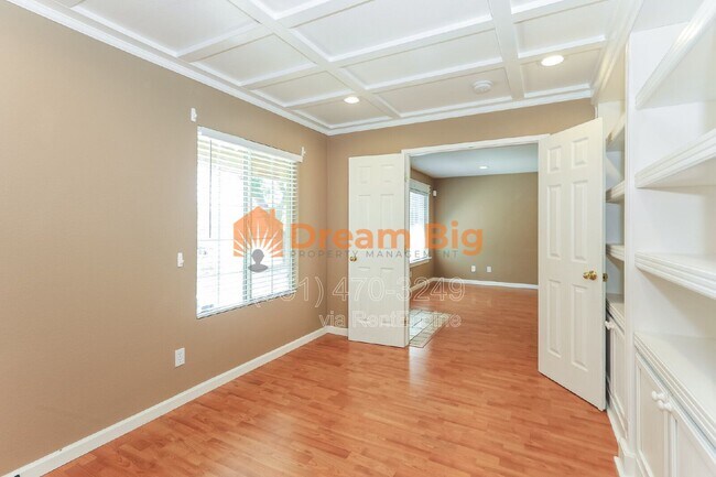 Building Photo - 1493 Evergreen Ave