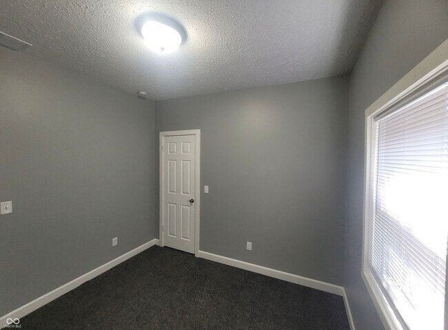Building Photo - 1331 Kappes St