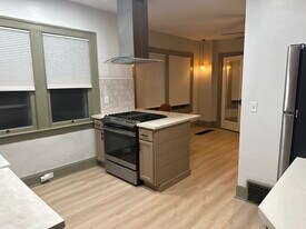 Building Photo - 9205 Clifton Blvd