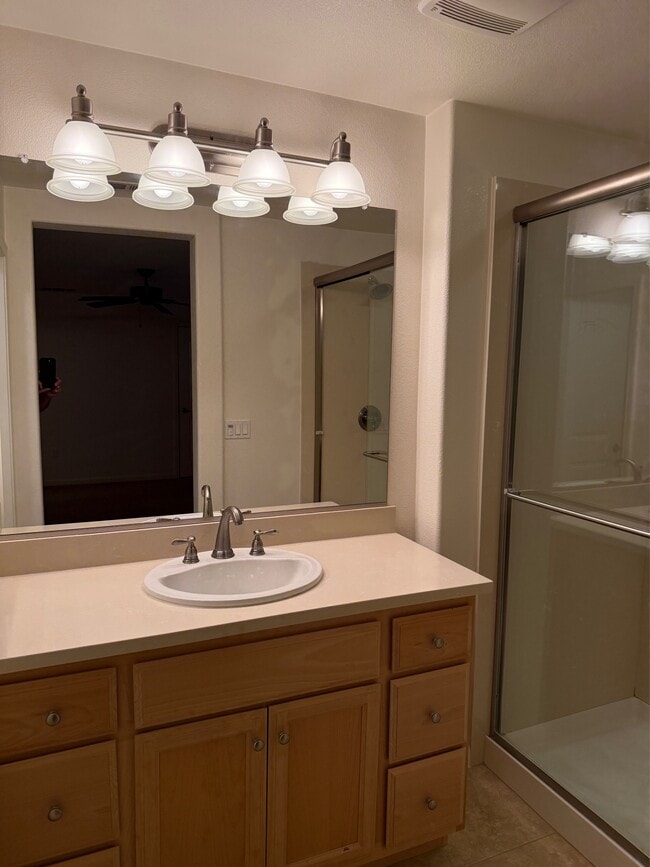 Building Photo - 132 Selby Lane