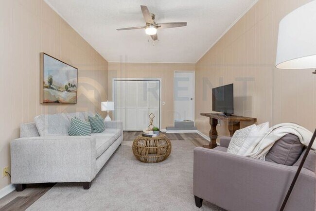 Building Photo - Home Available in Forest Acres