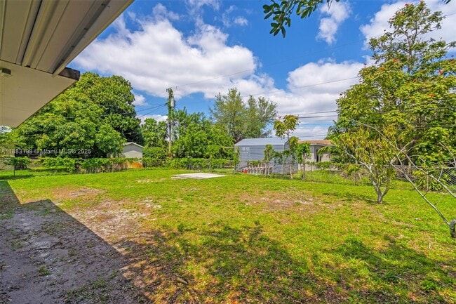 Building Photo - 741 NW 175th Dr