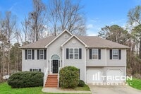 Building Photo - 4650 Camelot Dr