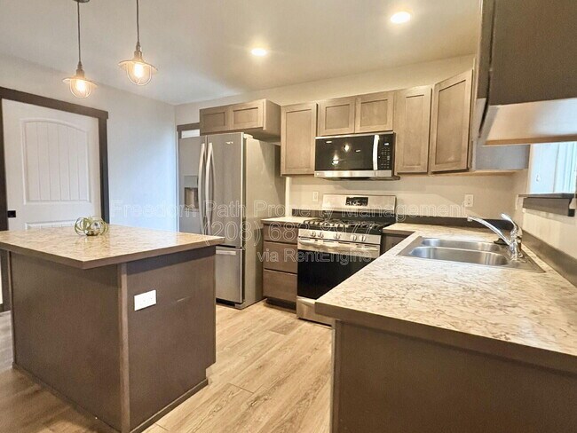 Building Photo - 1425 E Seleta Ln