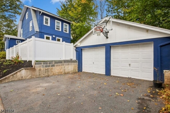 Building Photo - 195 Harrison Ave