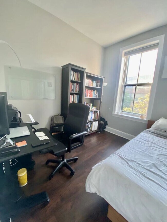 Building Photo - Beautiful 1-Bedroom Apartment in Fairmount...