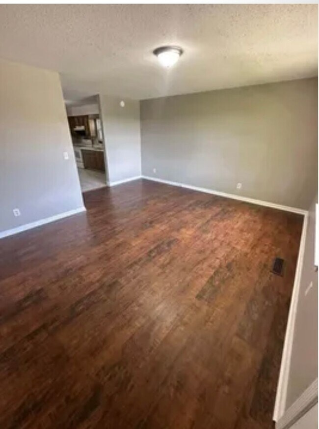Building Photo - 6325 Plantation Dr
