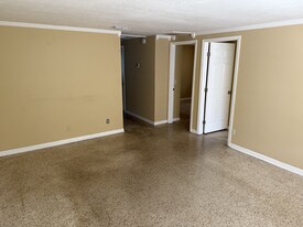 Building Photo - 6067 Longchamp Dr