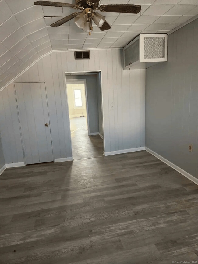 Building Photo - 62 Montauk Ave