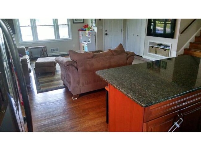 Building Photo - 2115 Ellis St