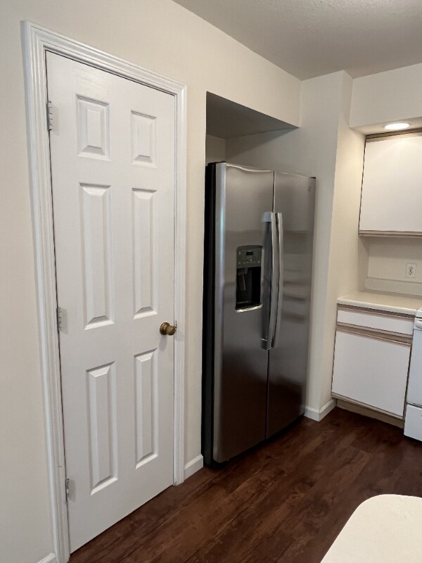 Building Photo - 1208 E Jeffery Dr