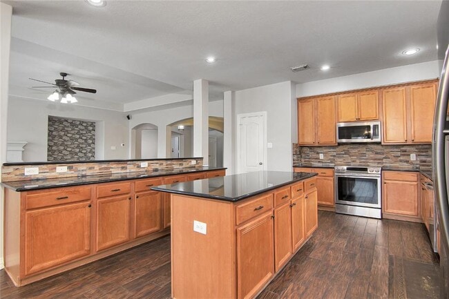 Building Photo - 3014 Brahman Dr