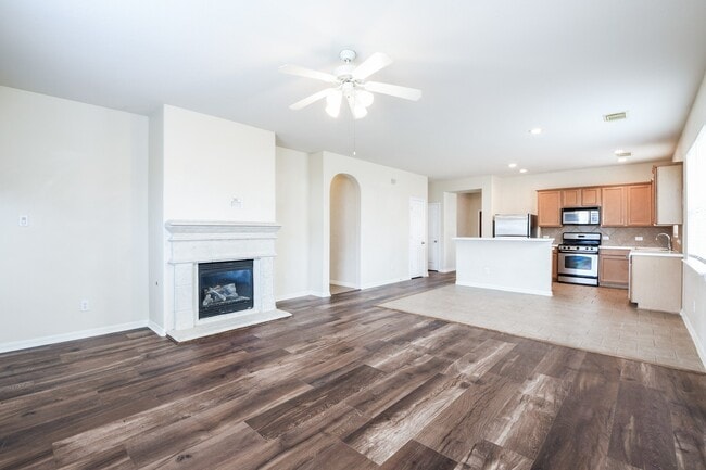 Building Photo - 2029 Creek Run Dr