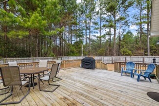 Building Photo - Lifestyle Focused