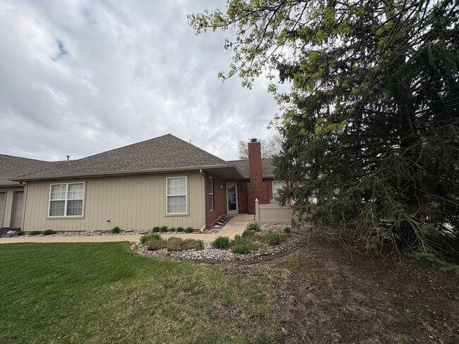 Building Photo - 229 Steeplechase Cir