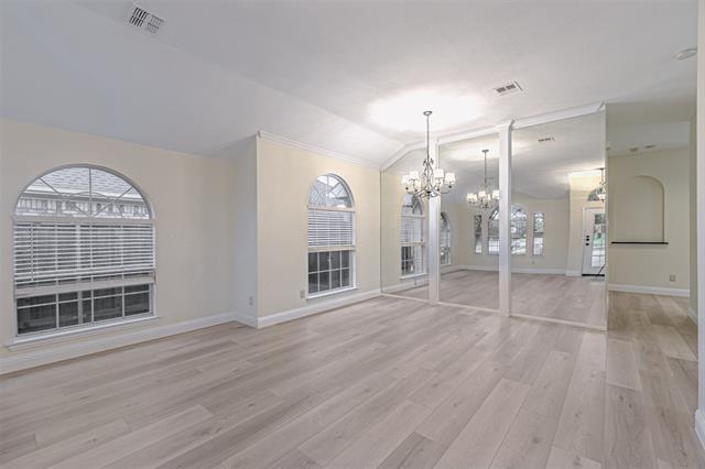 Building Photo - 10601 Robincreek Ln