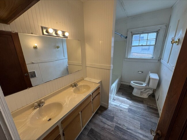 Building Photo - Now Available! 2 bedroom 1 bathroom in Chattanooga TN!