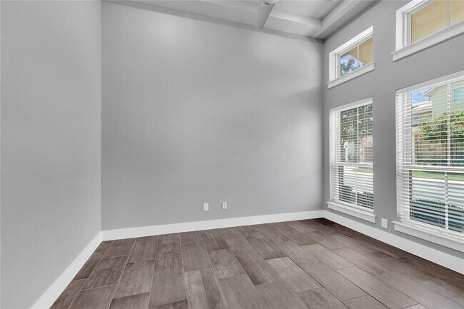 Building Photo - 1209 Sue Ann Rose Dr