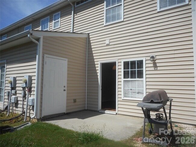 Building Photo - 2331 Crosscut Dr