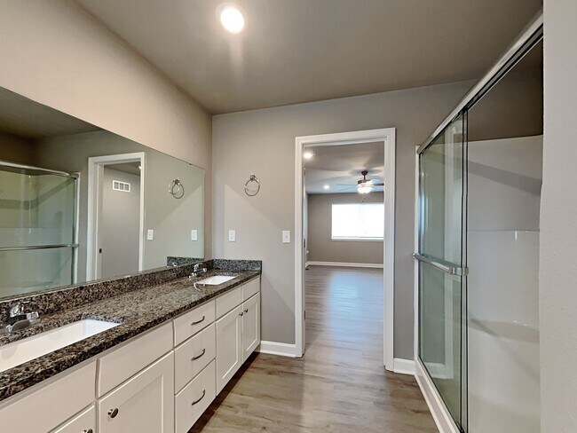 Building Photo - 3 BR/2.5BA | Newly Renovated Single Family Home | 1-Car Garage Parking | Community Pool!