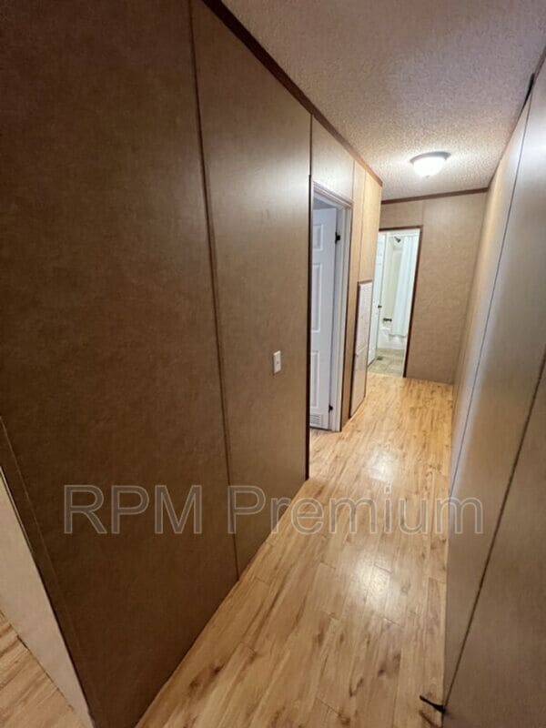 Building Photo - 5510 Lavey Ln