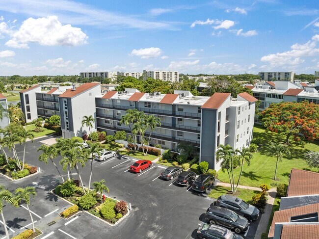 Building Photo - 6650 S Oriole Blvd