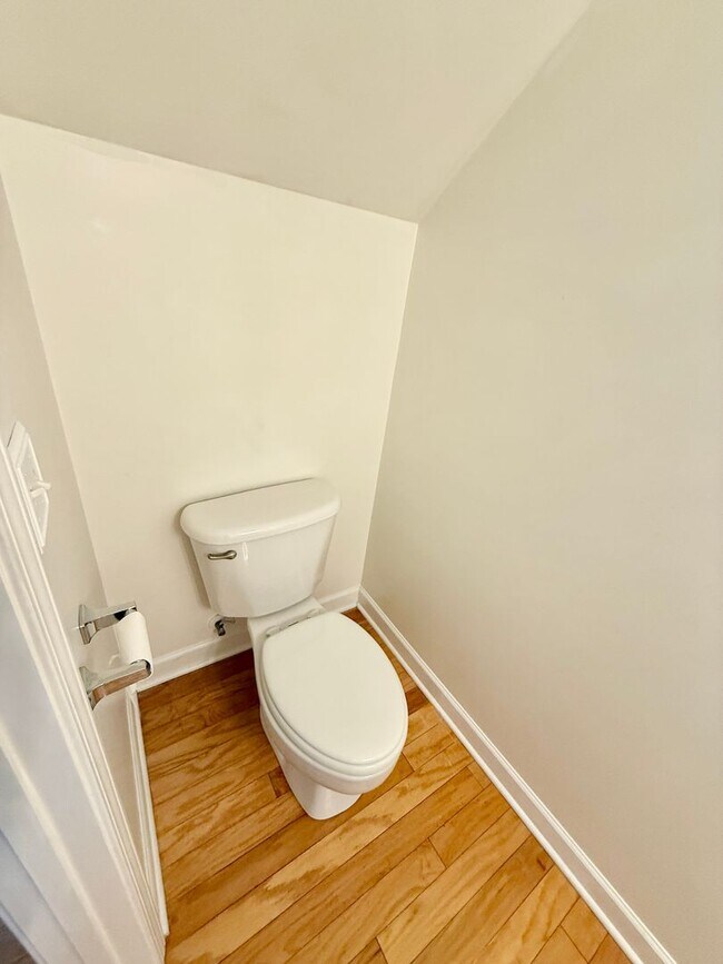 Building Photo - Convenience Meets Privacy – Updated 2BR Condo Minutes from Marina & Shopping! $1600/mo