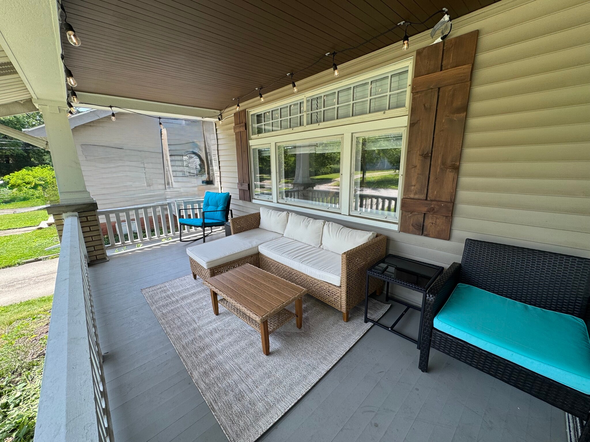 Building Photo - 17640 Larchwood Ave