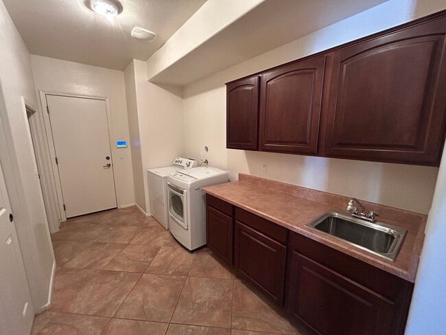 Building Photo - 11783 N 143rd Ave