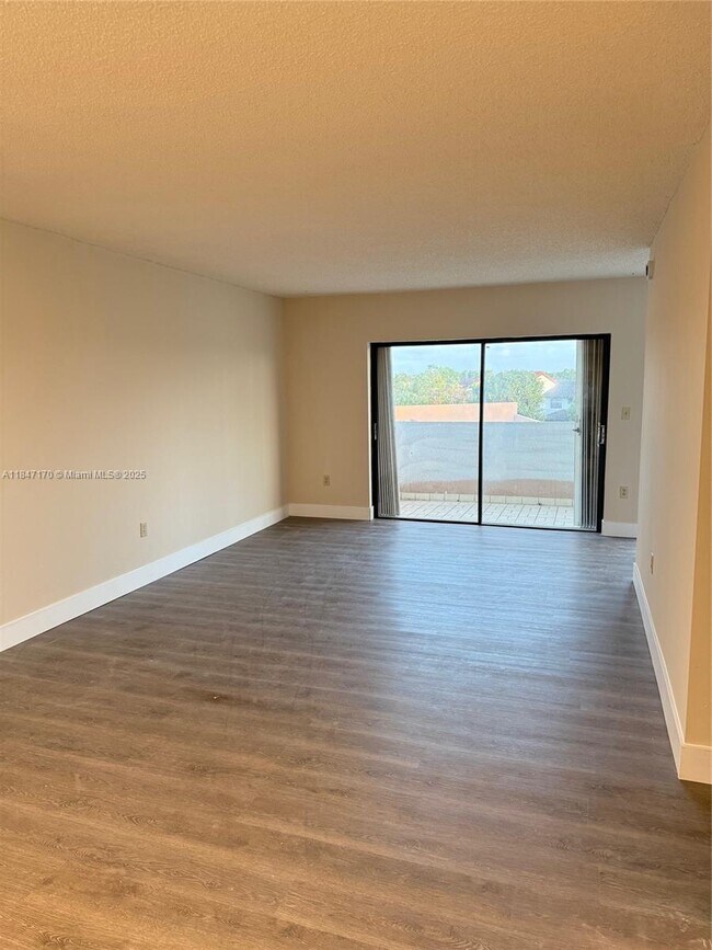 Building Photo - 5900 SW 127th Ave
