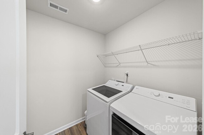 Building Photo - 1104 Bandon Dr