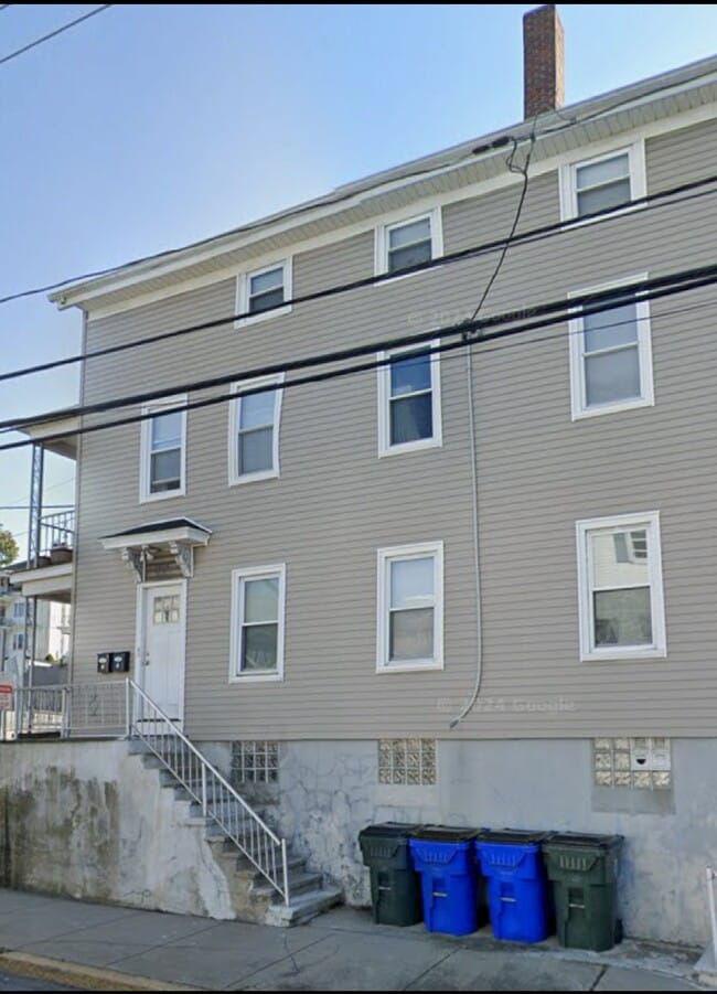 Building Photo - N Main Street