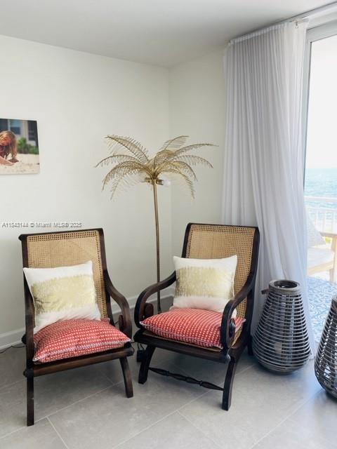 Building Photo - 613 Ocean Dr