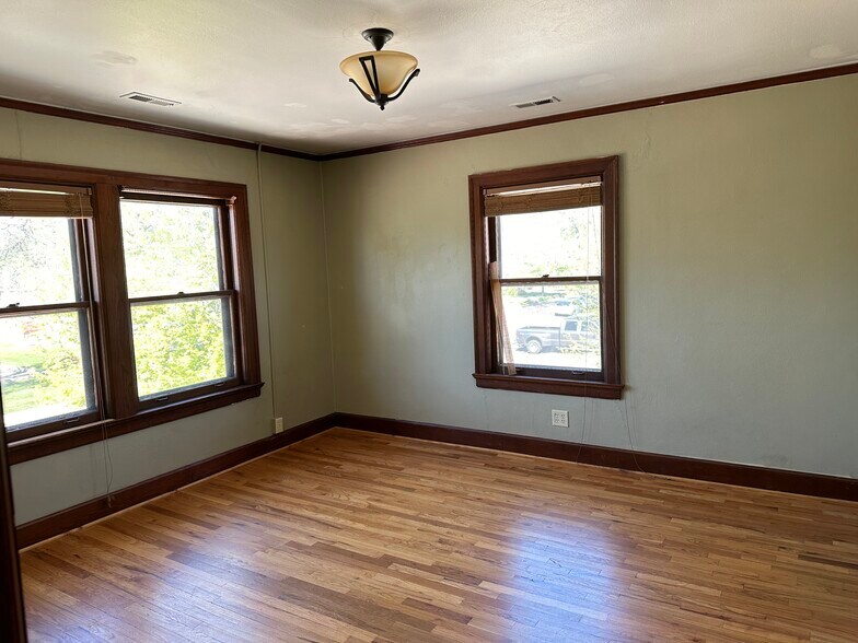 Building Photo - 673 N 27th St