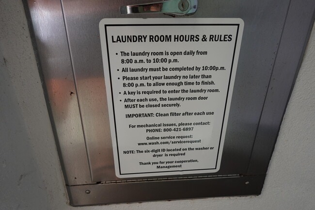 Building Photo - 5321 NE 24th Terrace