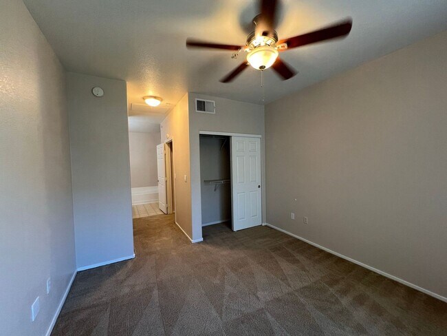 Building Photo - Henderson - 2 bedroom condo