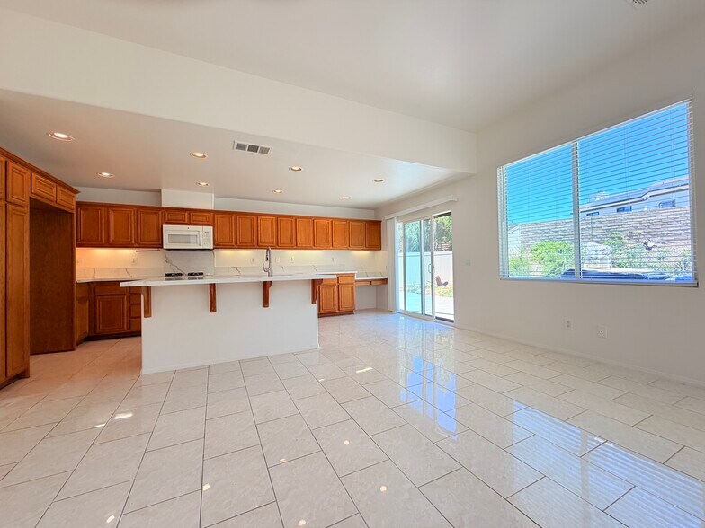 Building Photo - 28330 Linda Vista St