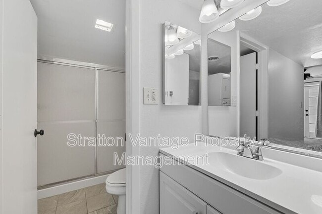 Building Photo - 4114 E Calle Redonda